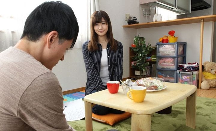 おひとりだと大変ですね…バツイチ男に同情した人妻が母性で不倫性交