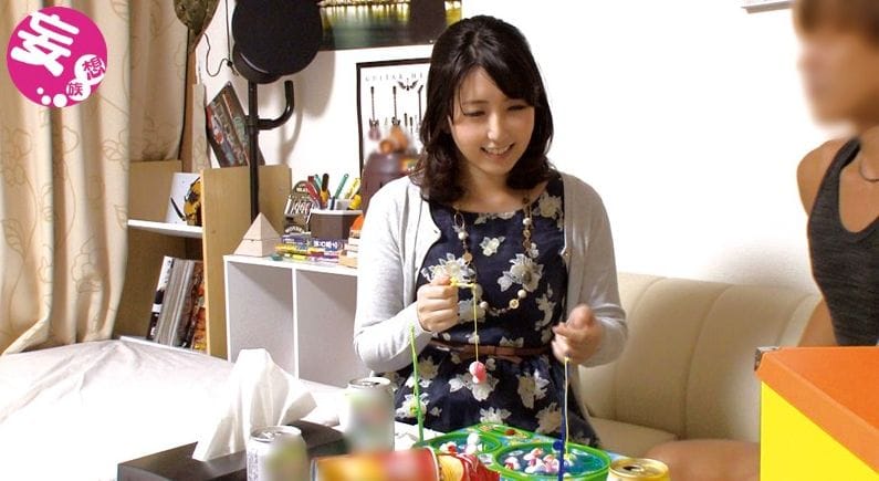 中に出しちゃったの!?元CAの美人妻を持ち帰りナンパしてナマ入れ