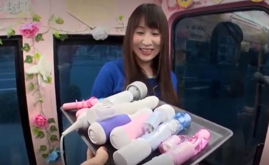 見られてオナニーするの感じすぎ♡美熟女がMM便で公開オナして発情