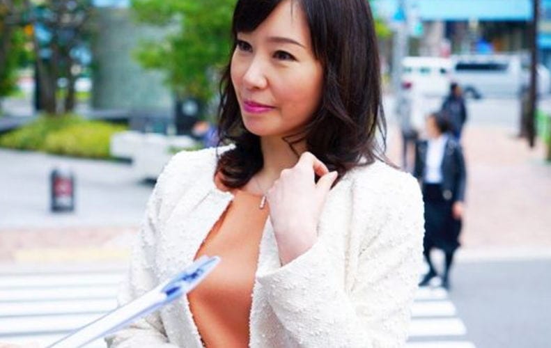 やめないで～！銀座でナンパしたセレブ妻が若いチンポにスケベ媚び