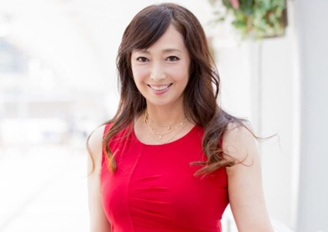 あぁイクぅ！しみけん横浜ナンパ！上品美魔女がハスキー声でイキ狂い