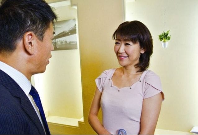 あぁもっと突いて！安立ゆうこ、五十路の完熟妻が娘婿とメスイキ性交