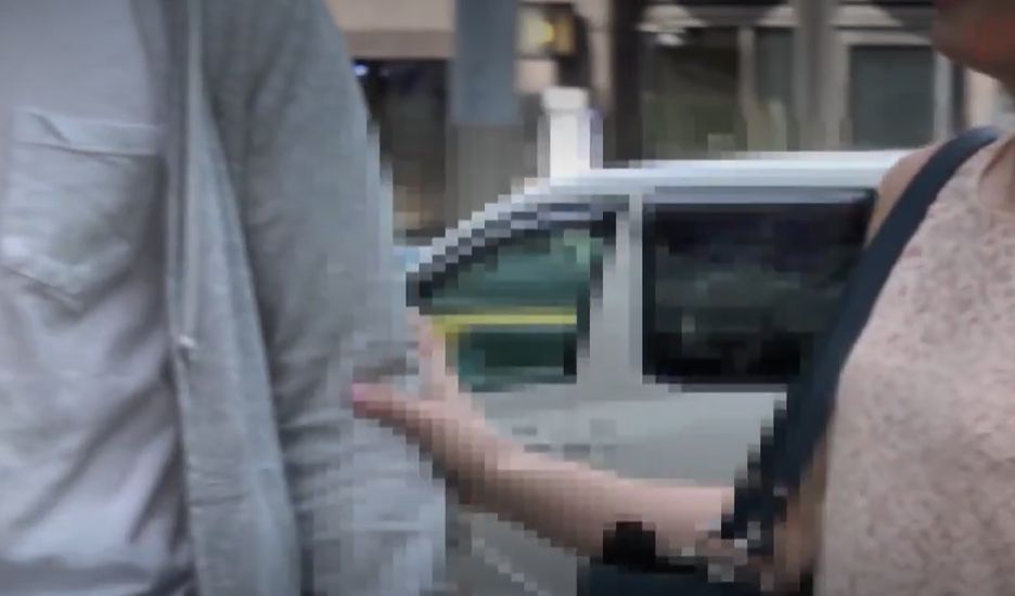 時間もてあましてて…性欲高い五十路妻が若者を逆ナンパして強引ハメ