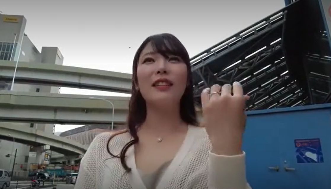 あぁイッちゃうぅぅ！産後処女の三十路妻が汗だくセックスで痙攣イキ